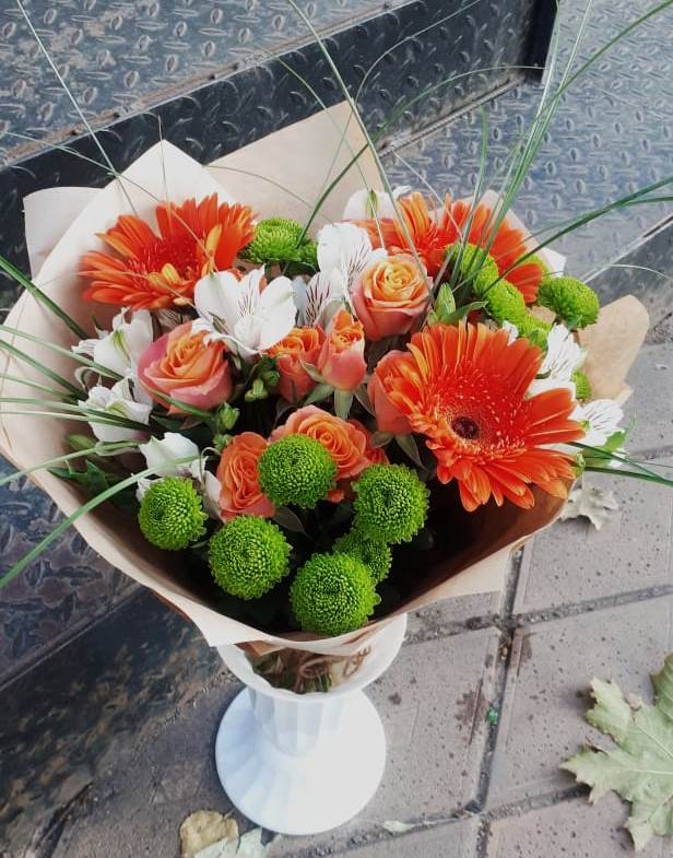 Букет цветов из: Герберы, Хризантемы, Альстромерии и Розы в Акуше