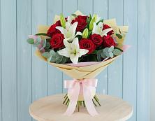 Букет цветов из:  Лилии и Розы #REPLACE_PRED# Акуше