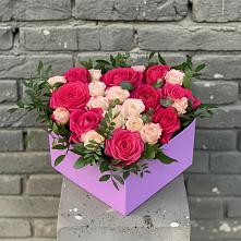 Цветочная композиция из Розы в коробке в Акуше