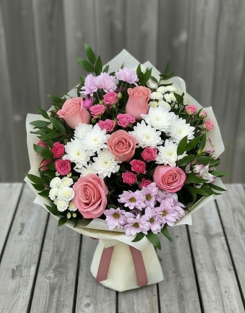 Букет цветов из: Альстромерии, Гвоздики, Розы и Хризантемы в Акуше