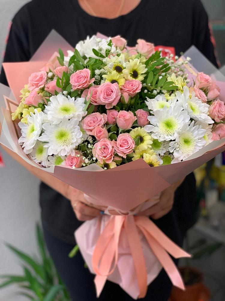 Букет цветов из: Розы и Хризантемы в Акуше