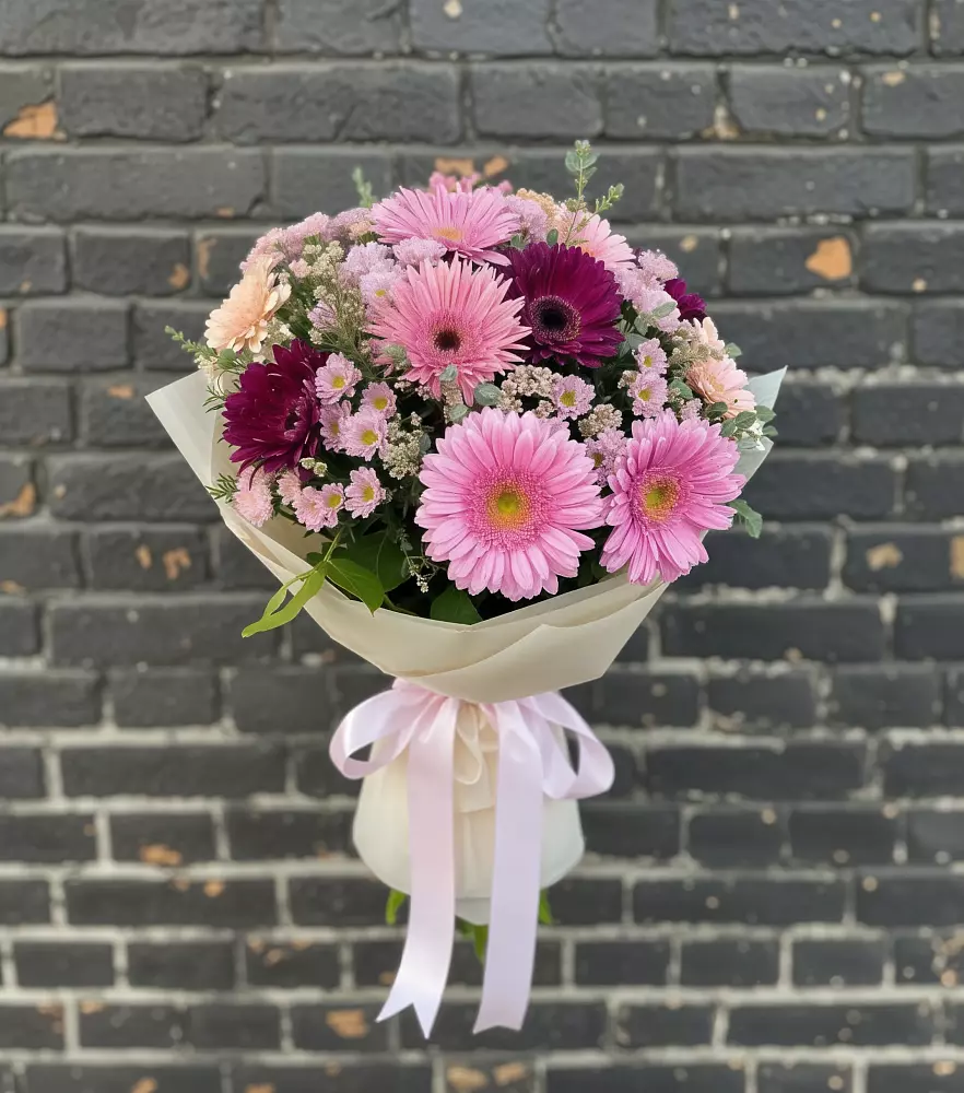 Букет цветов из: Герберы и Хризантемы в Акуше