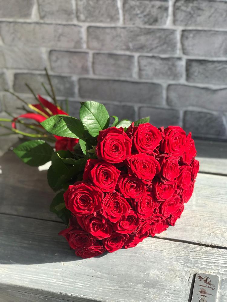 Букет Красные розы Фридом в Акуше