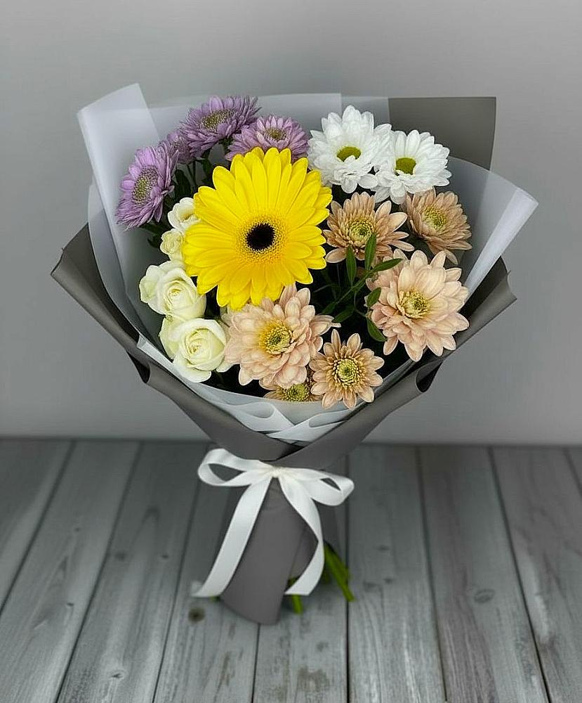 Букет цветов из: Розы, Герберы и Хризантемы в Акуше