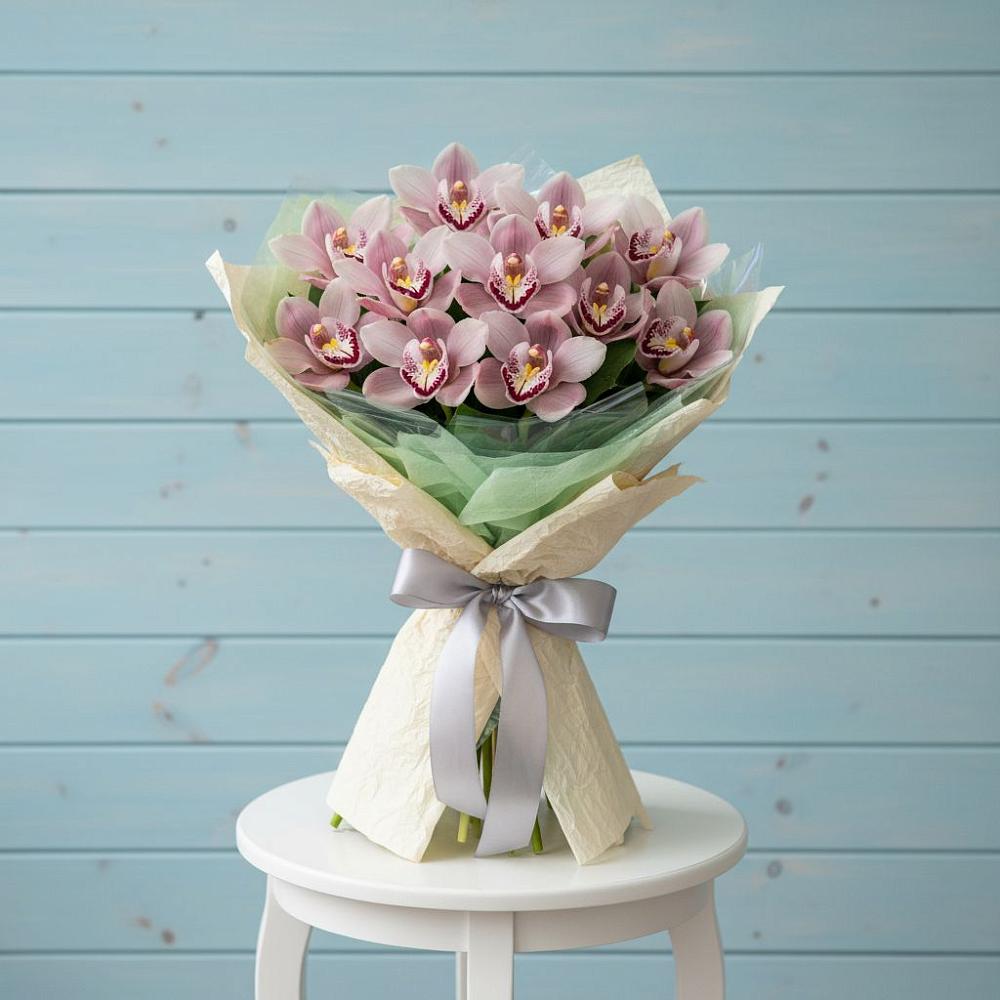 Букет цветов из: Орхидеи и Розы в Акуше