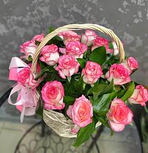 Цветочная композиция из Розы в корзине в Акуше