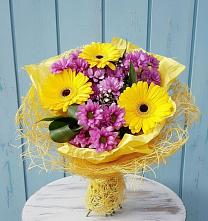 Букет цветов из:  Хризантемы и Герберы #REPLACE_PRED# Акуше