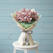 Букет цветов из:  Орхидеи и Розы в Акуше