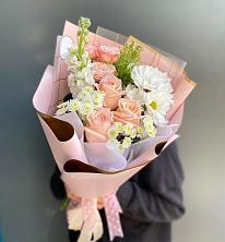 Букет цветов из:  Хризантемы и Розы в Акуше