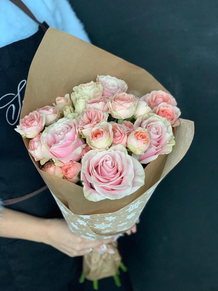 Букет цветов из: Хризантемы и Розы в Акуше