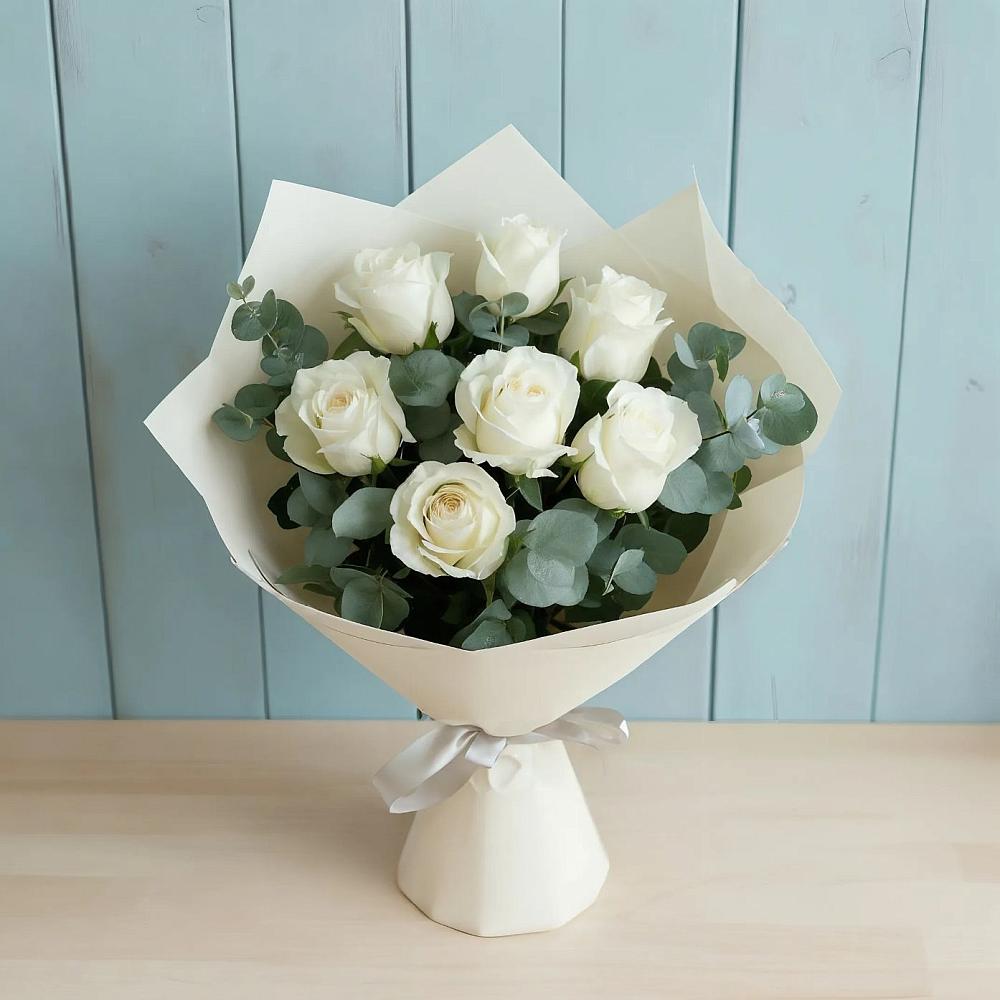 Букет Белые розы в Эвкалипте в Акуше