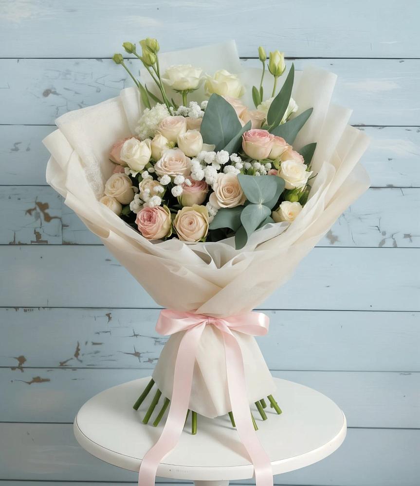 Букет цветов из: Розы и Лизиантусы в Акуше