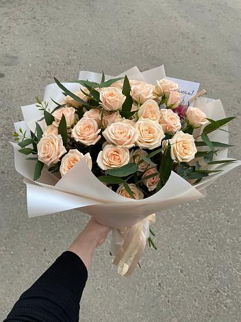 Букет Кремовые розы Латте в Акуше
