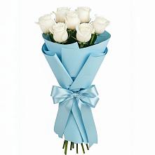 Букет 7 белых роз Проуд в Акуше