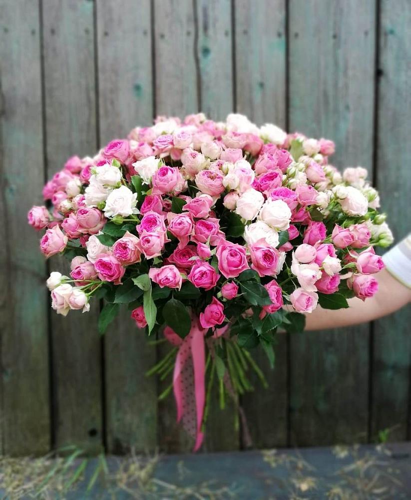 Букет Розовые кустовые розы Натали и Лав Лидия в Акуше