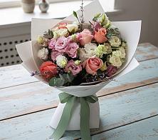 Букет цветов из:  Розы, Лизиантусы и Гвоздики #REPLACE_PRED# Акуше