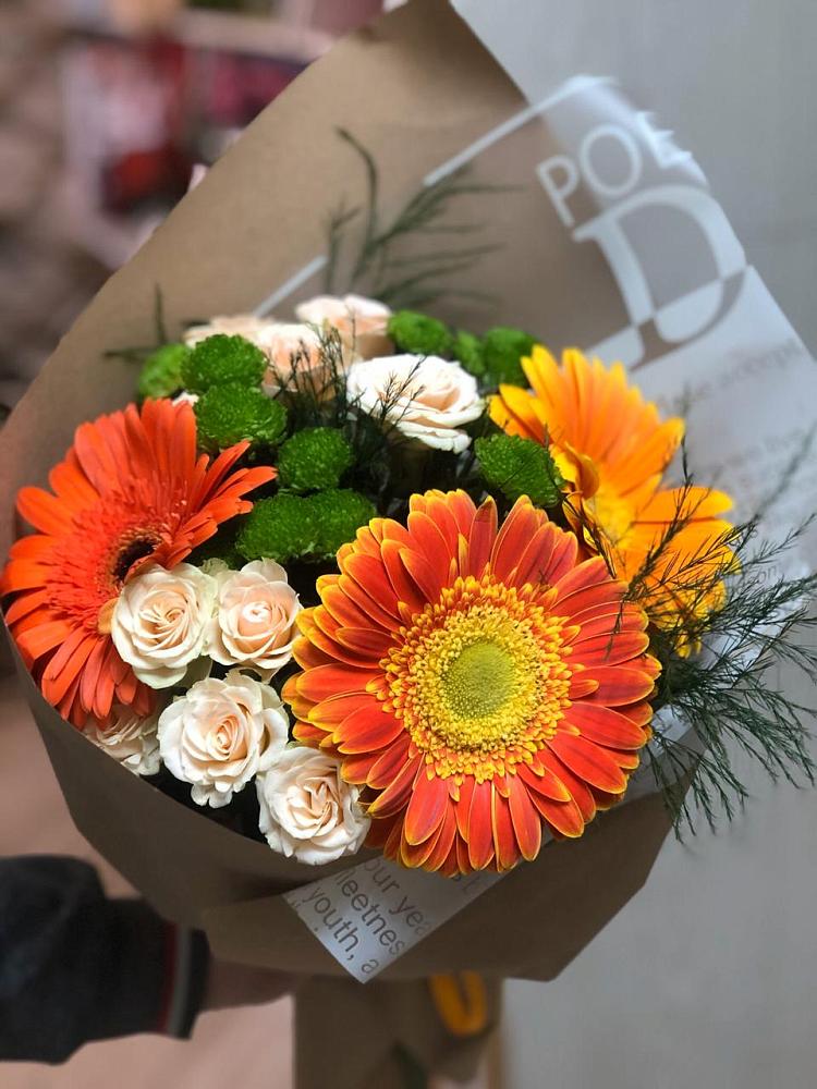 Букет цветов из: Герберы, Хризантемы и Розы в Акуше