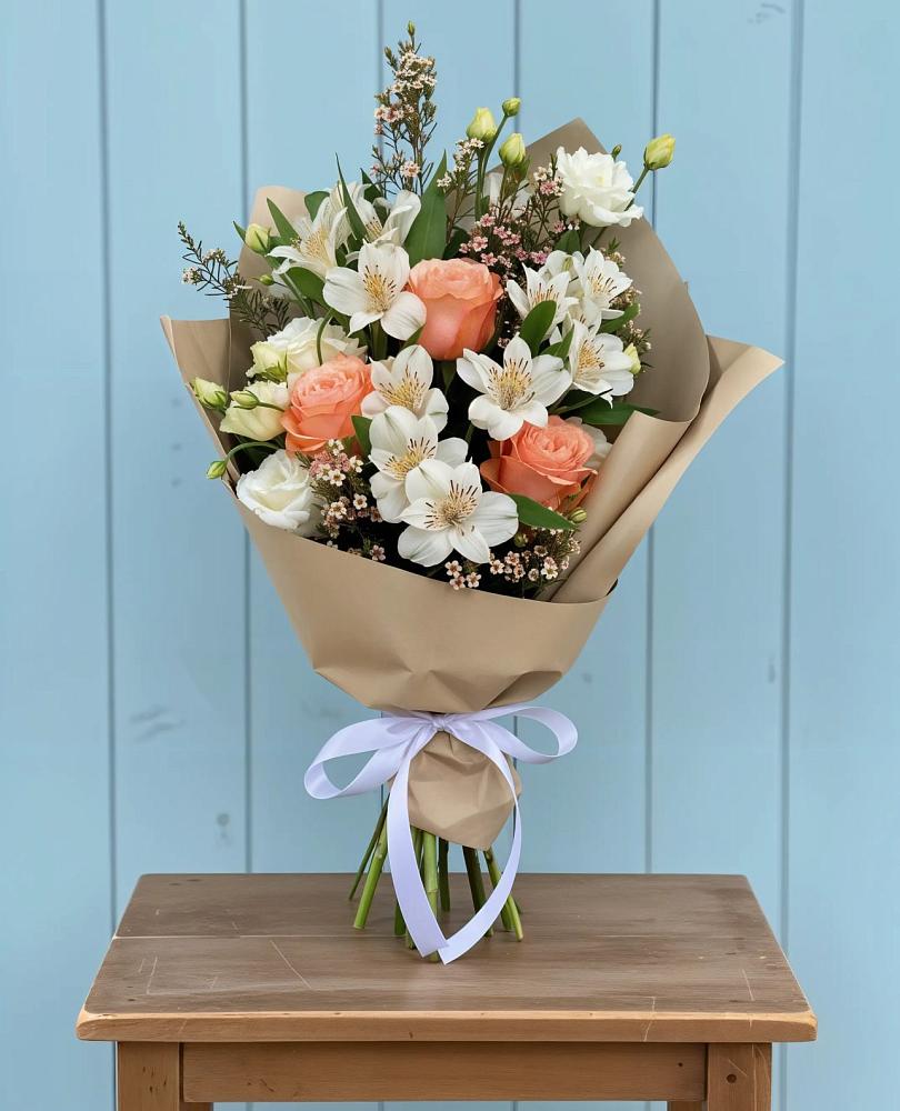 Букет цветов из: Альстромерии, Лизиантусы, Розы и Хризантемы в Акуше