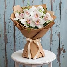 Букет цветов из:  Орхидеи и Розы в Акуше